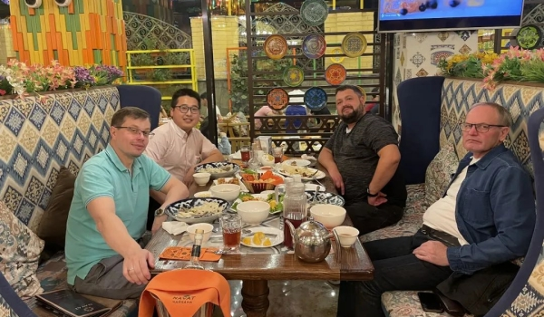 Ръка за ръка за по-добро бъдеще QGM силно помага за изграждането на инфраструктура в Русия