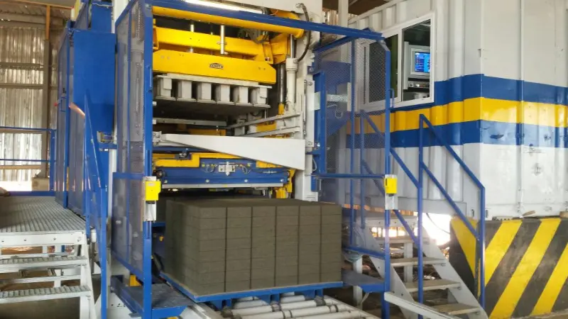 Quangong Machinery – Zenit 844 Brick Making Equipment подпомага развитието на инфраструктурата в Африка